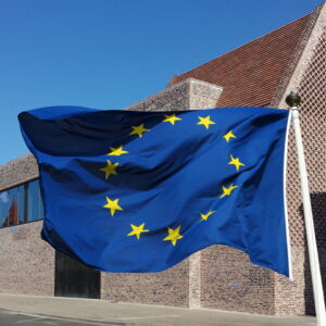 Eu-Flagge vor den Hansemuseum (Collage)